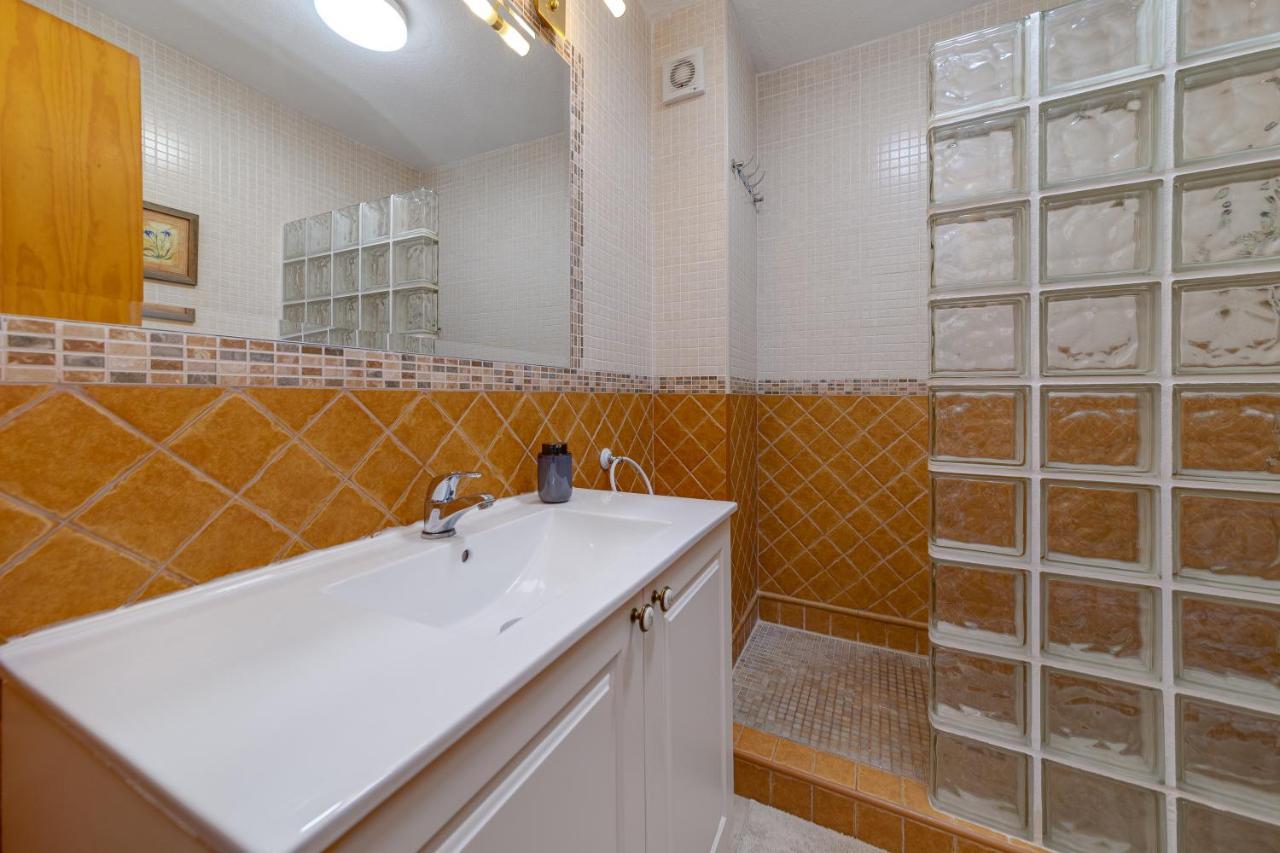 Cb Living - 2 Bedroom Beach Condo, Playa Flamenca โอริอุเอลา ภายนอก รูปภาพ