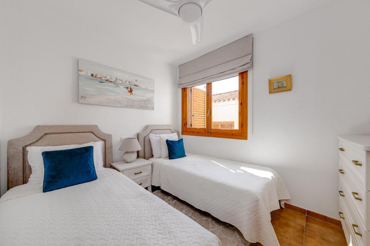 Cb Living - 2 Bedroom Beach Condo, Playa Flamenca โอริอุเอลา ภายนอก รูปภาพ