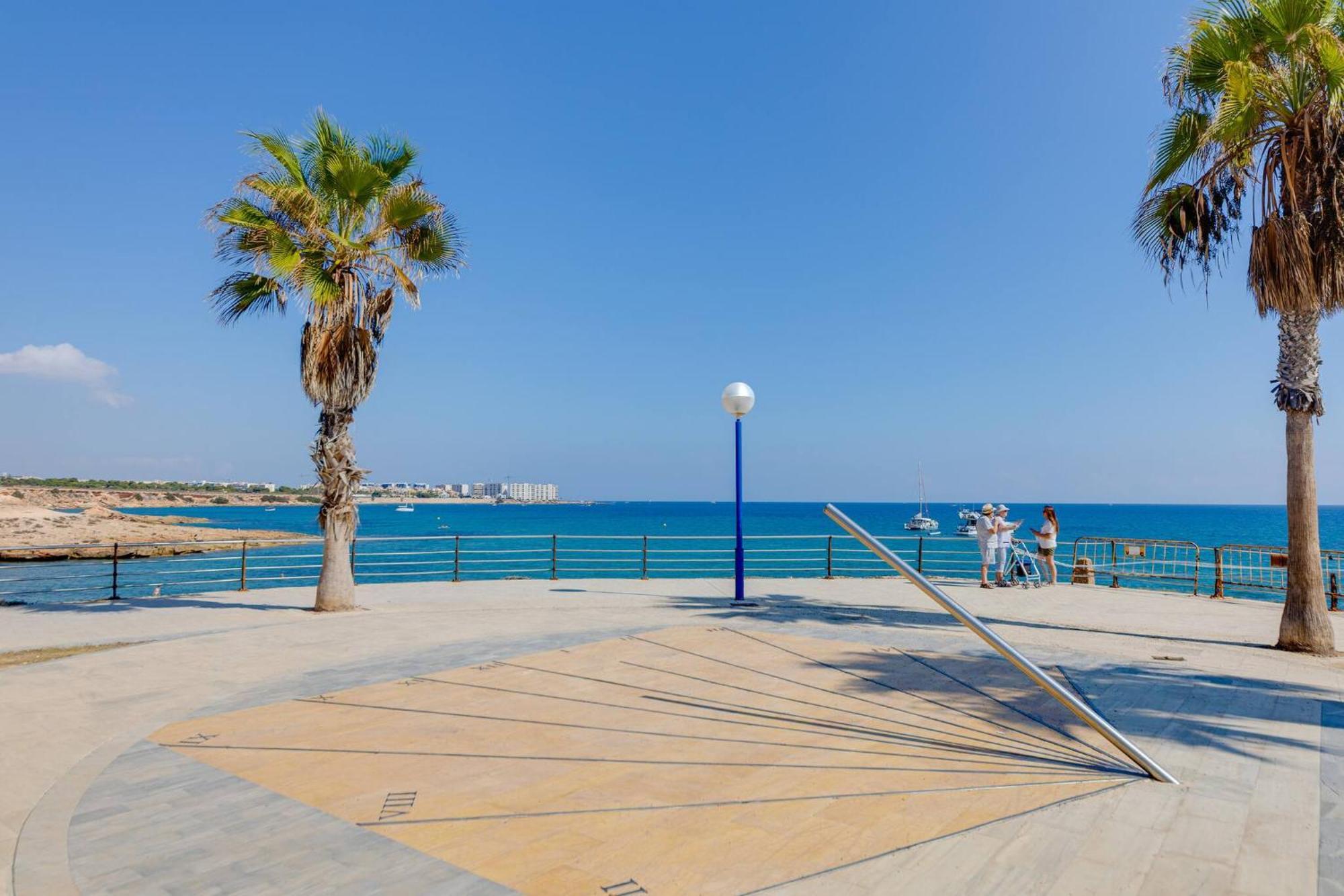 Cb Living - 2 Bedroom Beach Condo, Playa Flamenca โอริอุเอลา ภายนอก รูปภาพ